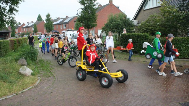 Zomerfeest optocht (vrijdag 25 augustus 2023)